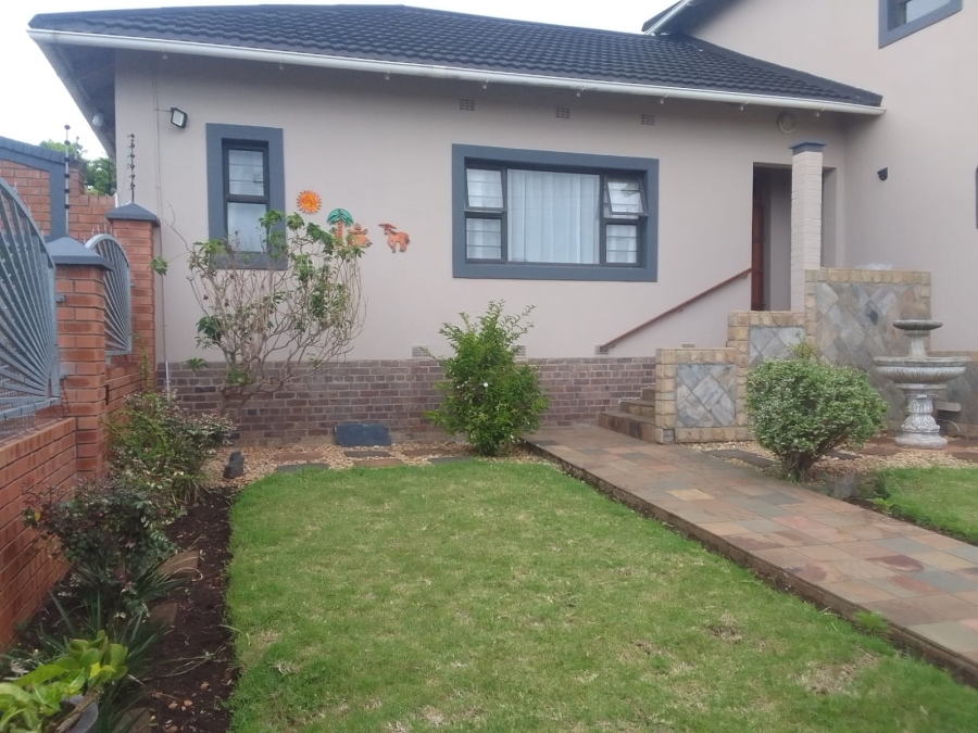 To Let 3 Bedroom Property for Rent in Selborne Eastern Cape